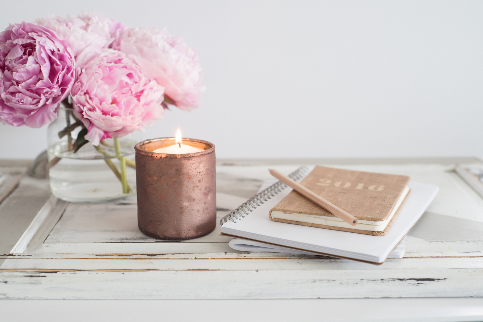 gifts for a candle lover, send a candle gift, gift box with candles