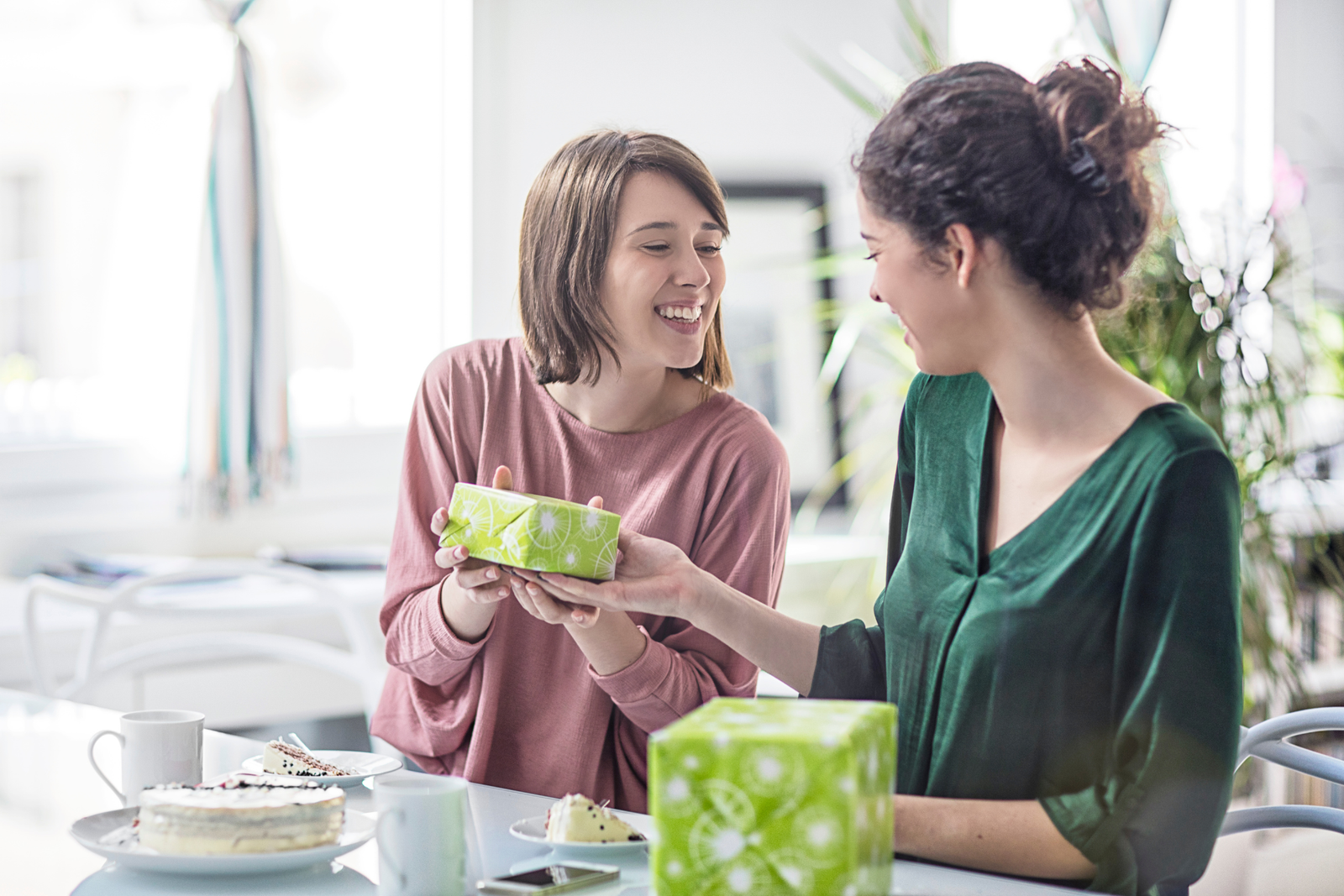 Thoughtful Christmas Boxes Your Friends Will Love This Season, christmas friend gift, gift christmas box, christmas baskets for friends, christmas gifs for friends